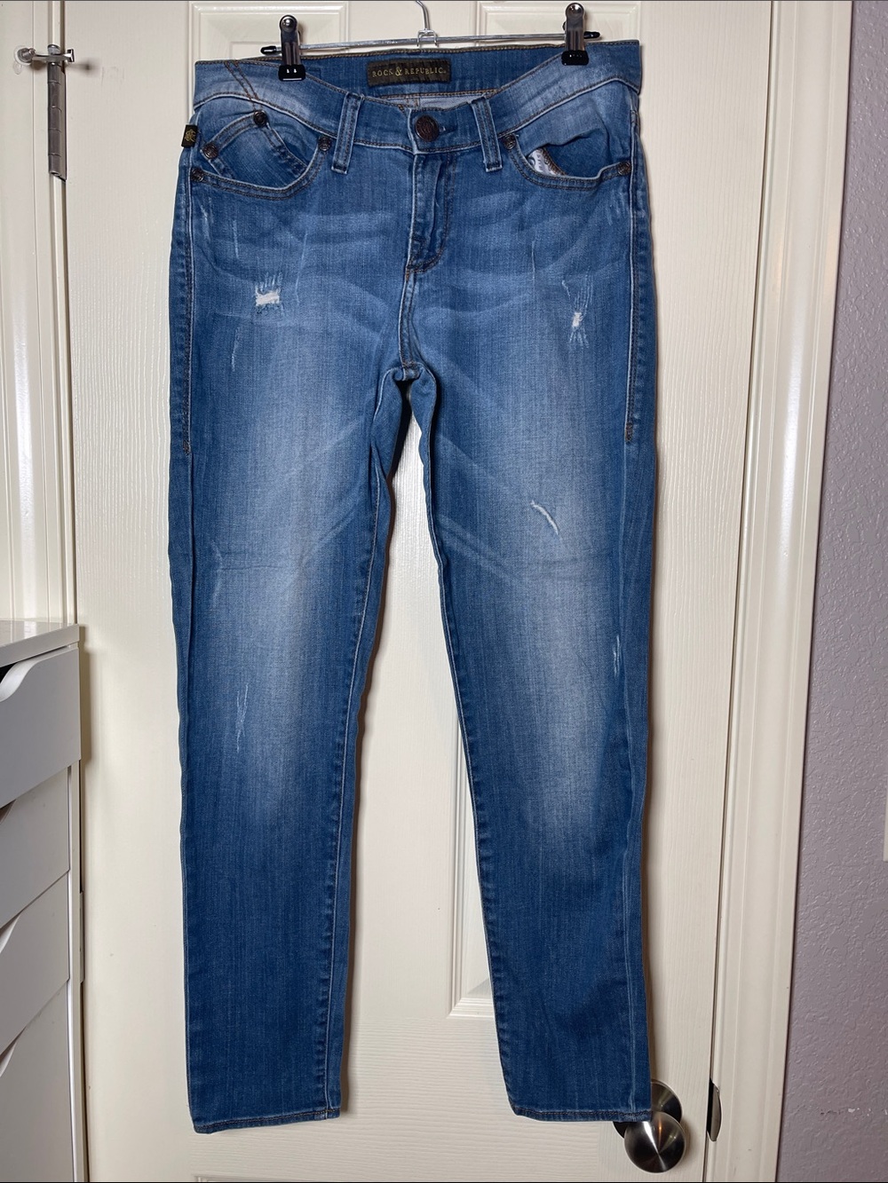 Rock & Republic Women's Skinny Jeans in Faded Blue Wash